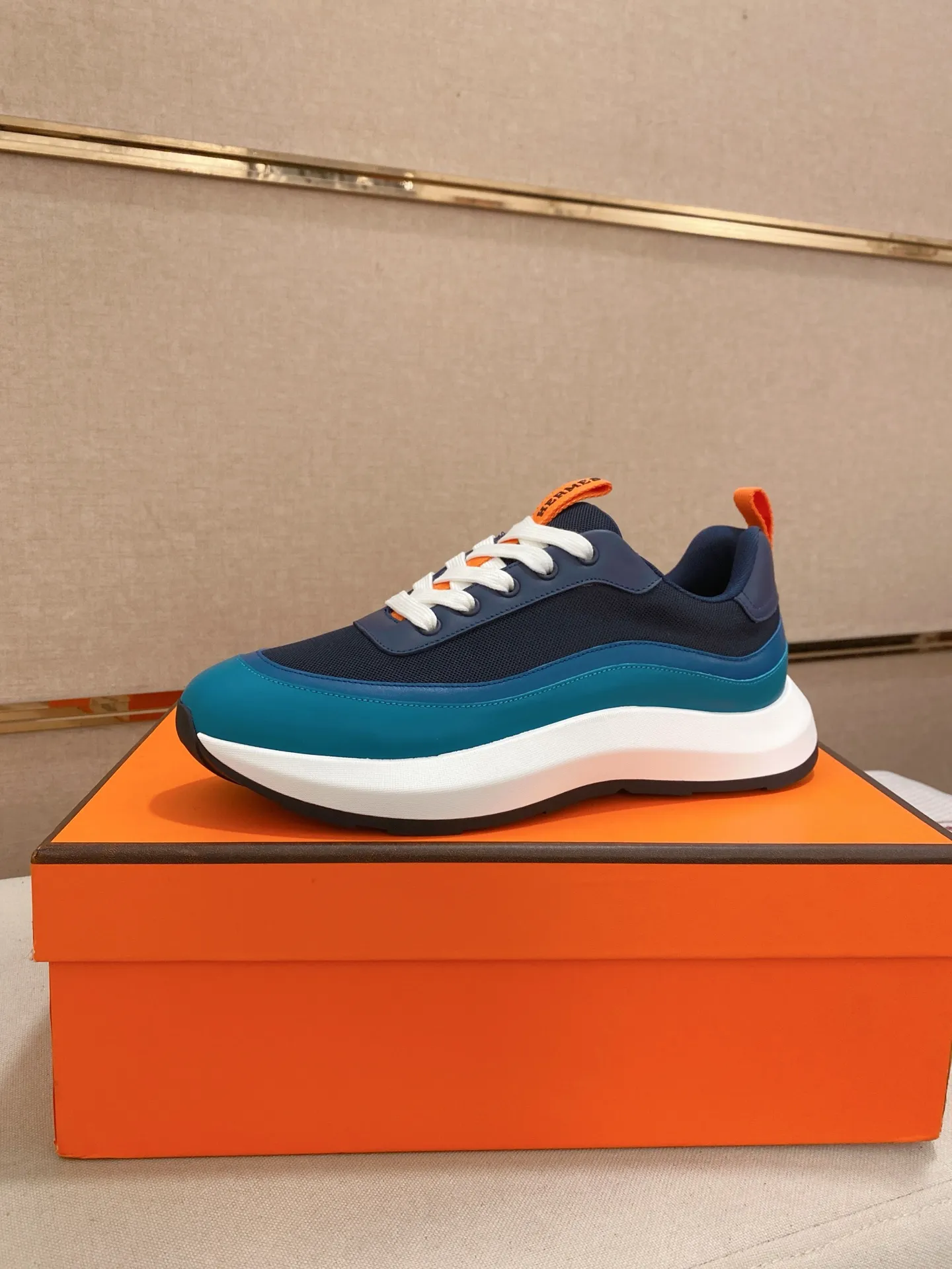 Men's clothing and shoes💰: 620💰《HERMES》【Classic Original Version】Hermès; Top 🔝 Purchasing Agency 🔍🔍Men's latest 🇺🇸 counters are on sale simultaneously, original imported from Italy ▲▲Silk cowhide with breathable fabric ▲▲ (high-end and expensive Qi·Grade) Exquisite workmanship (Italian 🇮🇹Imported water-dyed 🐂cowhide lining) Sole: Original sole provided by the original factory, ⚠️Exclusive double-layer activity·TPR·Rubber·Combined molded outsole; Super·comfortable·wear-resistant·non-slip·environmental protection The real thing is more beautiful if you take the real thing (high quality, follow the order), you can enter and exit the counter at will * Number of yards: 38·39·40·41·42·43·44# (can be customized 45.)